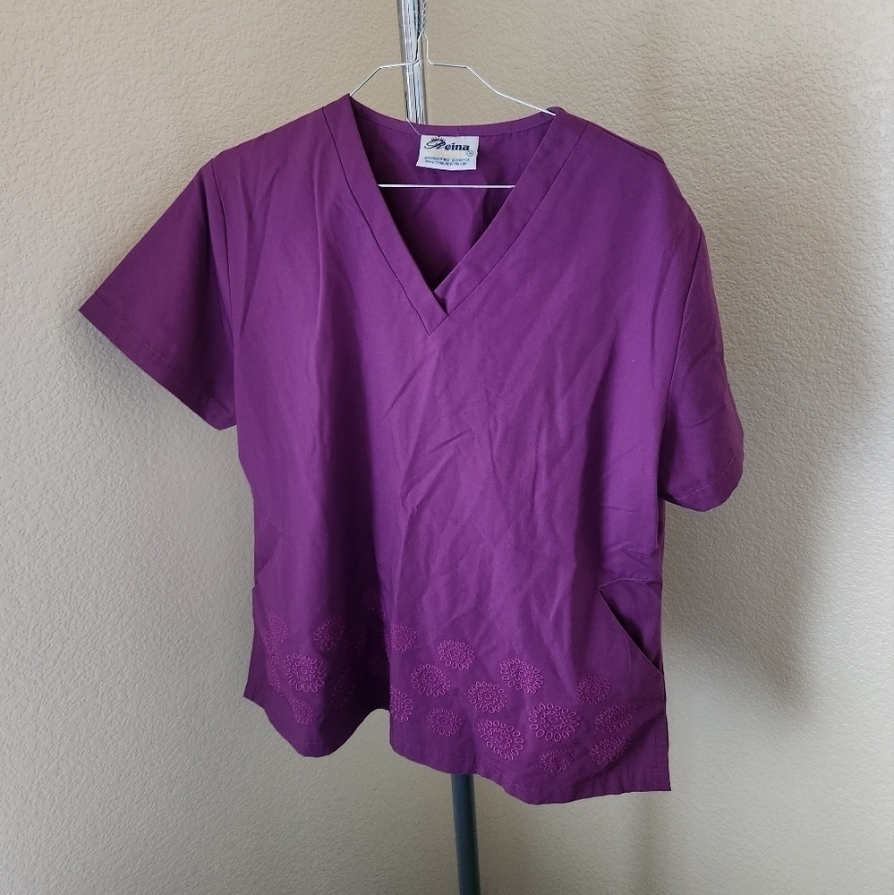 Reina Scrubs Top With Pockets